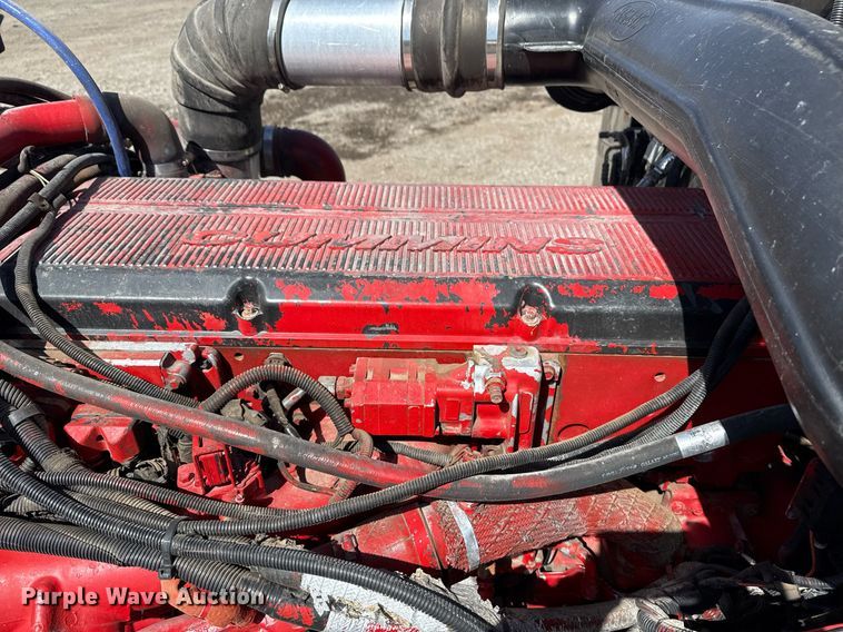 image for item EG5689 2010 Peterbilt 389 semi truck