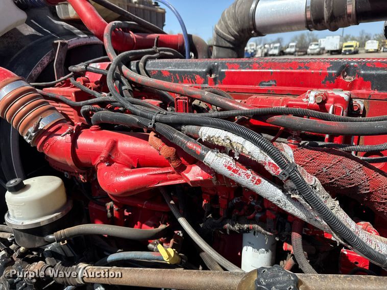 image for item EG5689 2010 Peterbilt 389 semi truck