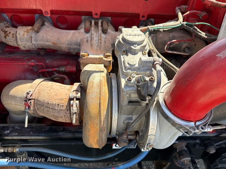 image for item EG5689 2010 Peterbilt 389 semi truck