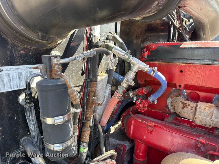 image for item EG5689 2010 Peterbilt 389 semi truck