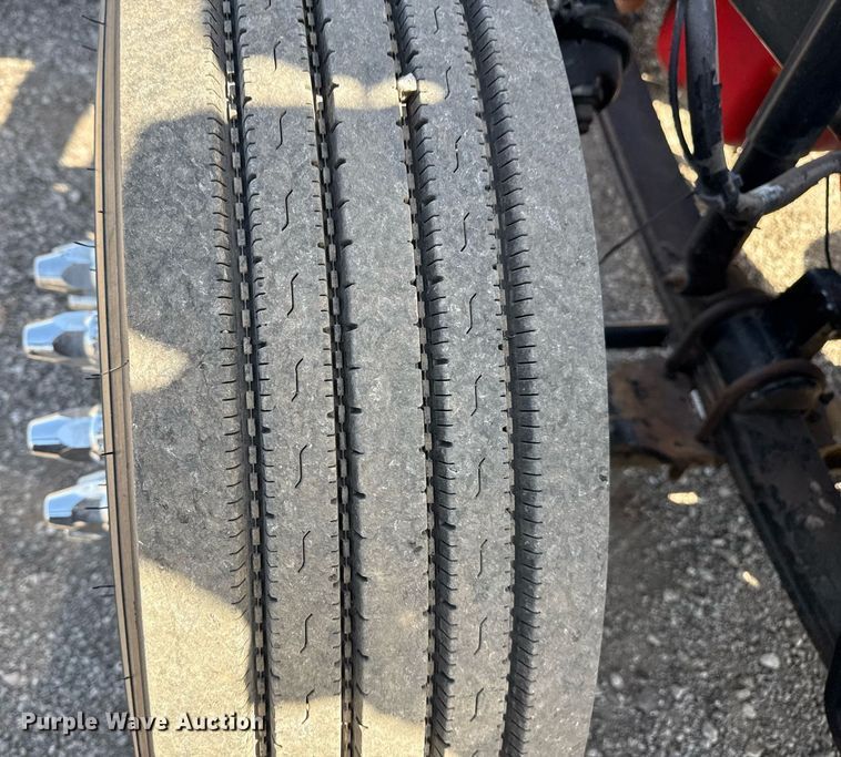 image for item EG5689 2010 Peterbilt 389 semi truck