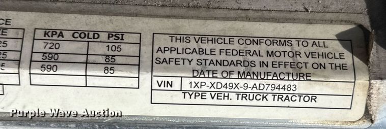 image for item EG5689 2010 Peterbilt 389 semi truck