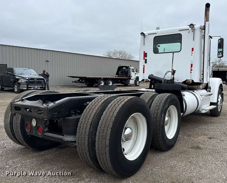 image for item EG5716 2013 Freightliner Coronado semi truck