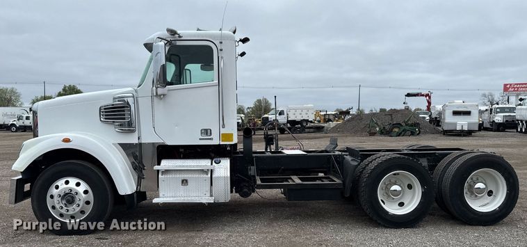 image for item EG5716 2013 Freightliner Coronado semi truck
