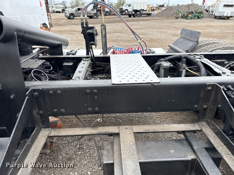 image for item EG5716 2013 Freightliner Coronado semi truck