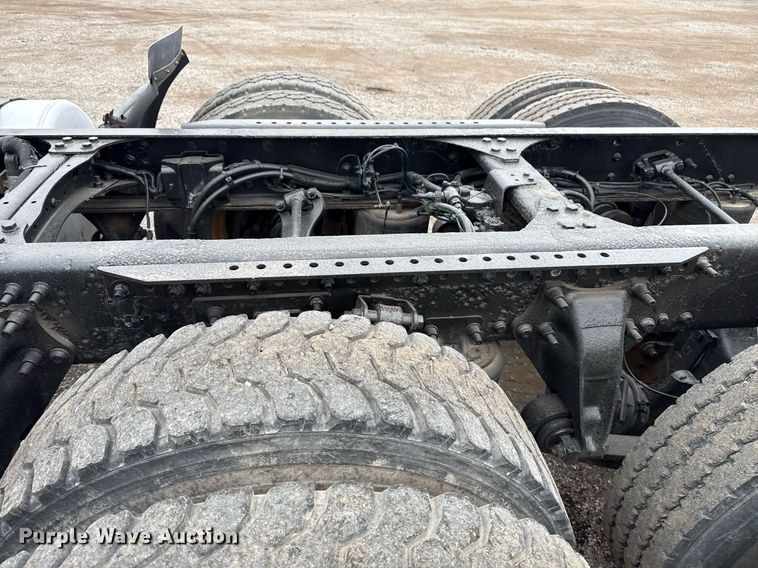 image for item EG5716 2013 Freightliner Coronado semi truck