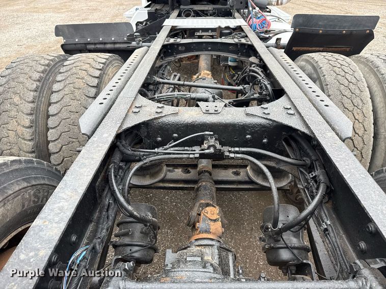 image for item EG5716 2013 Freightliner Coronado semi truck