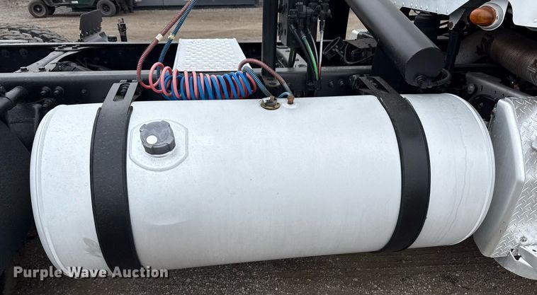 image for item EG5716 2013 Freightliner Coronado semi truck