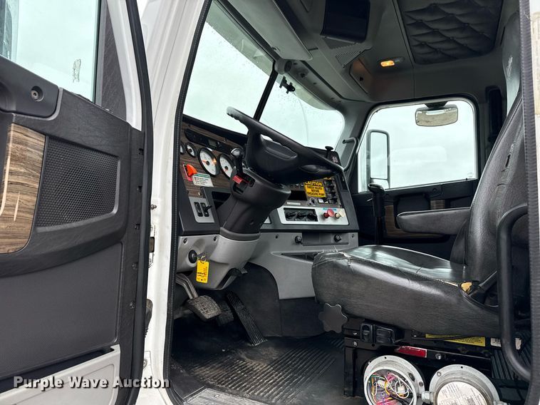 image for item EG5716 2013 Freightliner Coronado semi truck