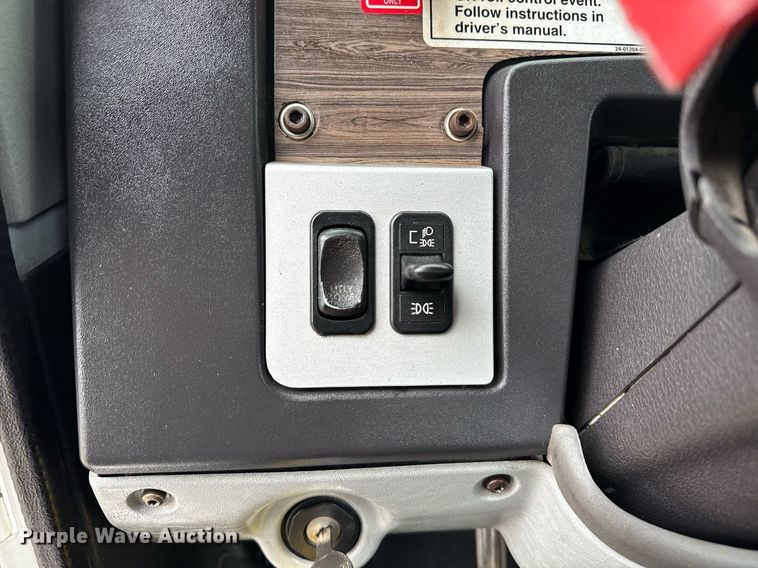 image for item EG5716 2013 Freightliner Coronado semi truck