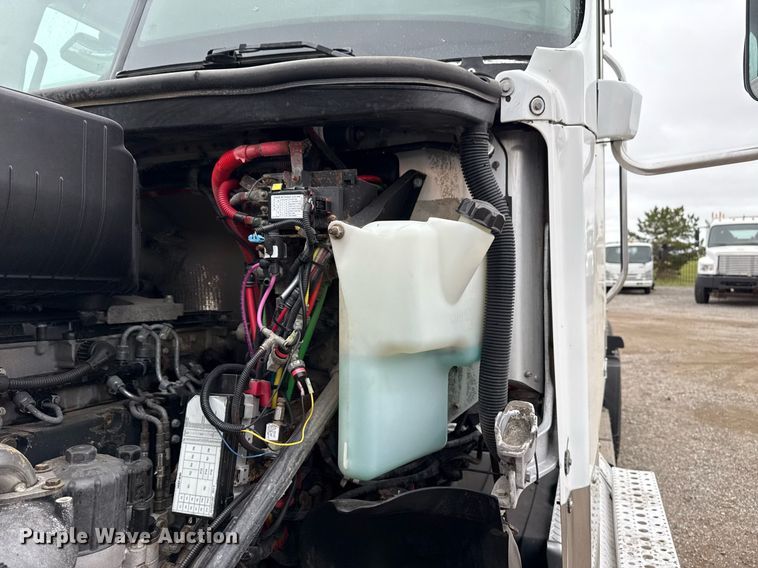 image for item EG5716 2013 Freightliner Coronado semi truck