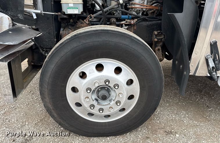 image for item EG5716 2013 Freightliner Coronado semi truck