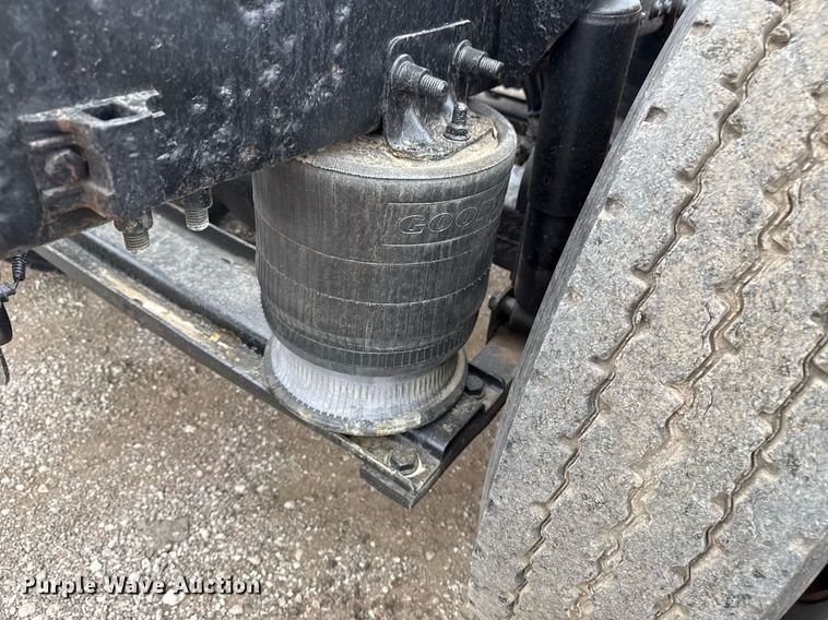 image for item EG5716 2013 Freightliner Coronado semi truck