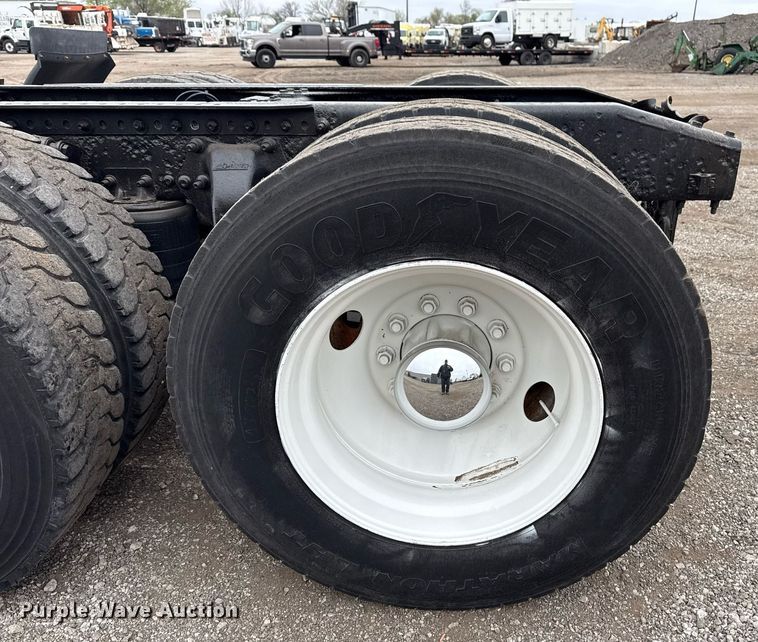 image for item EG5716 2013 Freightliner Coronado semi truck