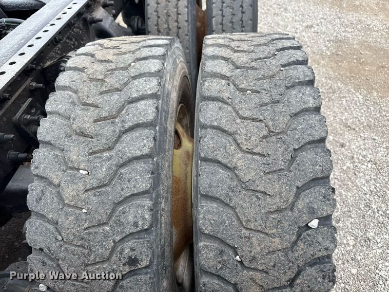 image for item EG5716 2013 Freightliner Coronado semi truck