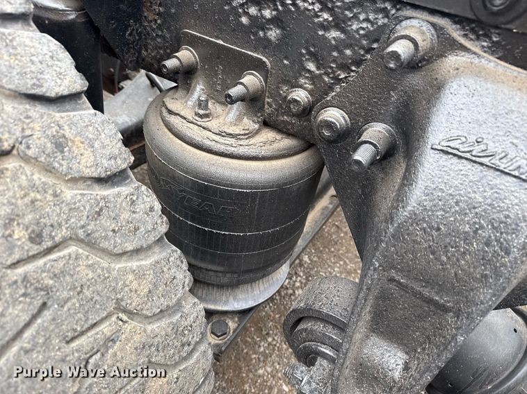 image for item EG5716 2013 Freightliner Coronado semi truck