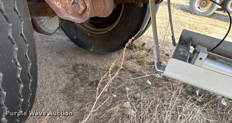 image for item EG6189 1985 Guthrie grain trailer