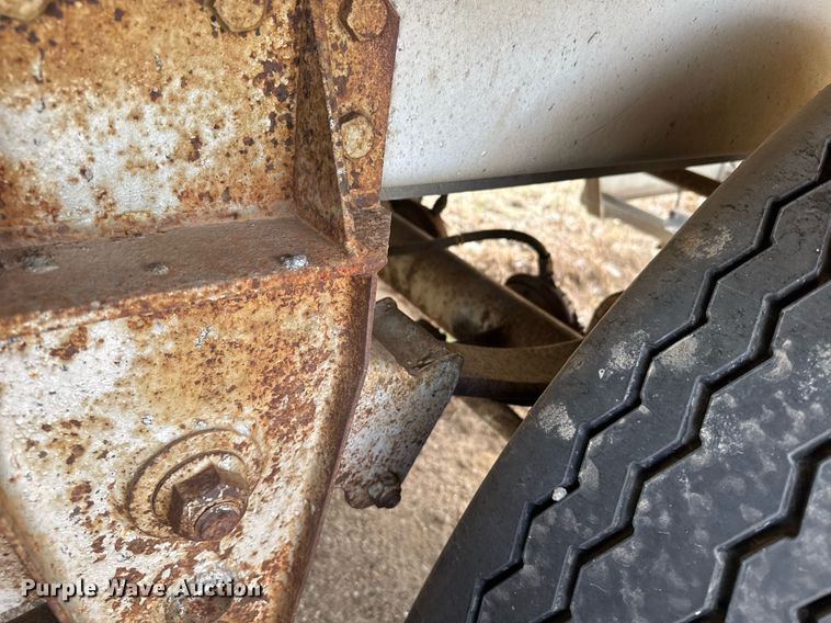 image for item EG6189 1985 Guthrie grain trailer