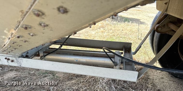image for item EG6189 1985 Guthrie grain trailer