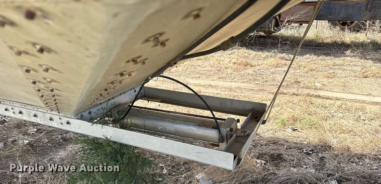 image for item EG6189 1985 Guthrie grain trailer