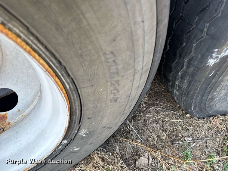 image for item EG6189 1985 Guthrie grain trailer