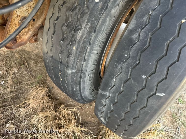 image for item EG6189 1985 Guthrie grain trailer