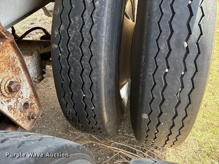 image for item EG6189 1985 Guthrie grain trailer