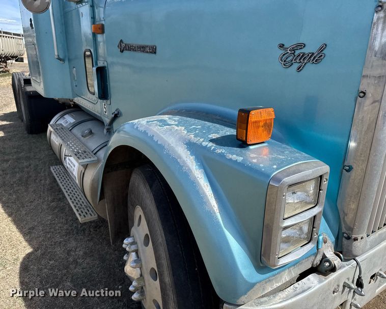 image for item EG6190 1996 International 9300 Eagle semi truck
