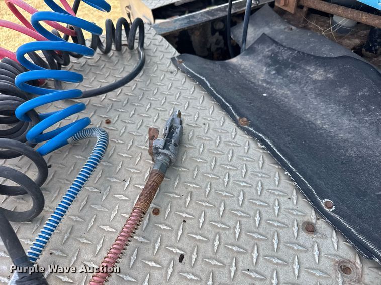 image for item EG6190 1996 International 9300 Eagle semi truck