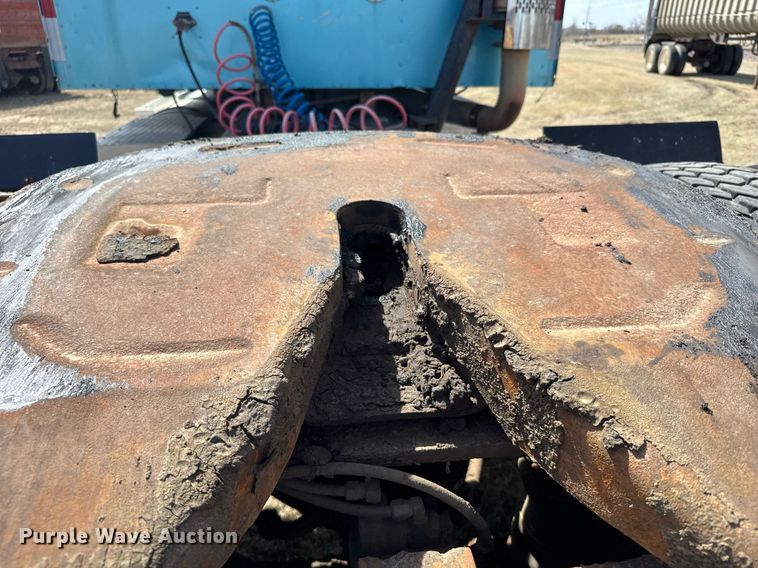 image for item EG6190 1996 International 9300 Eagle semi truck