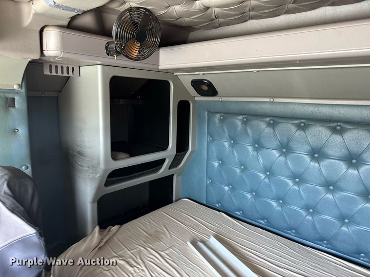 image for item EG6190 1996 International 9300 Eagle semi truck