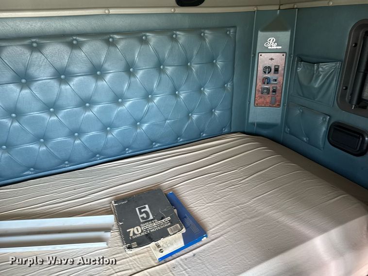 image for item EG6190 1996 International 9300 Eagle semi truck