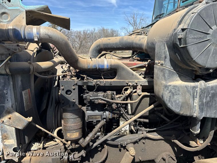 image for item EG6190 1996 International 9300 Eagle semi truck