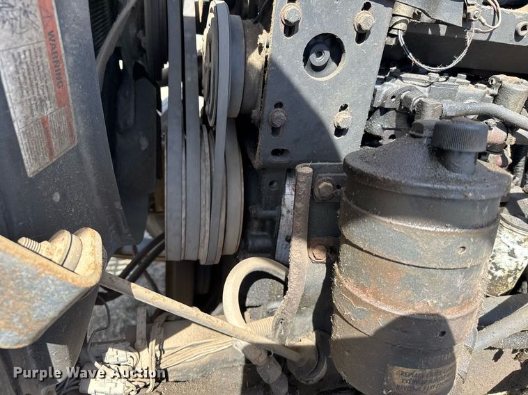 image for item EG6190 1996 International 9300 Eagle semi truck