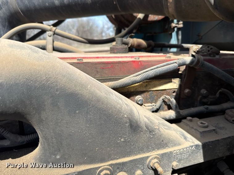 image for item EG6190 1996 International 9300 Eagle semi truck