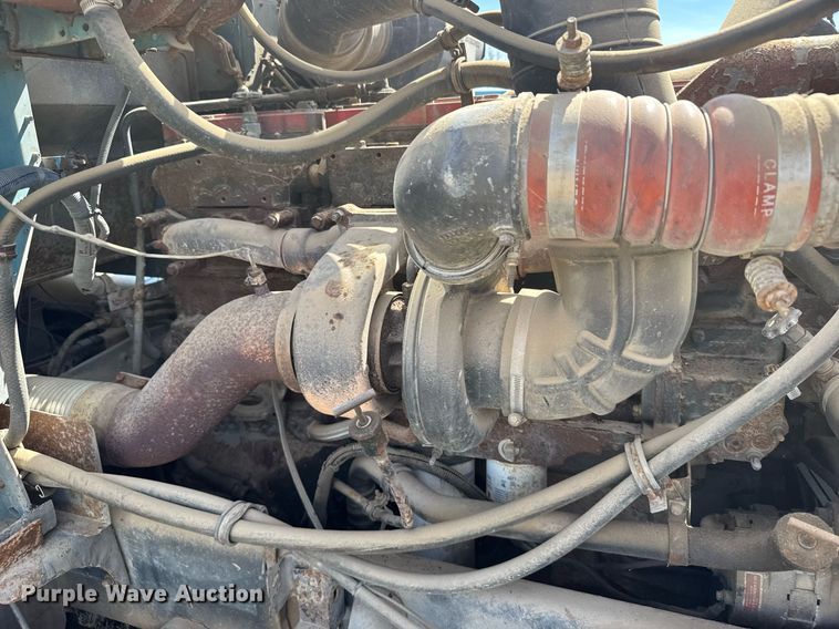 image for item EG6190 1996 International 9300 Eagle semi truck