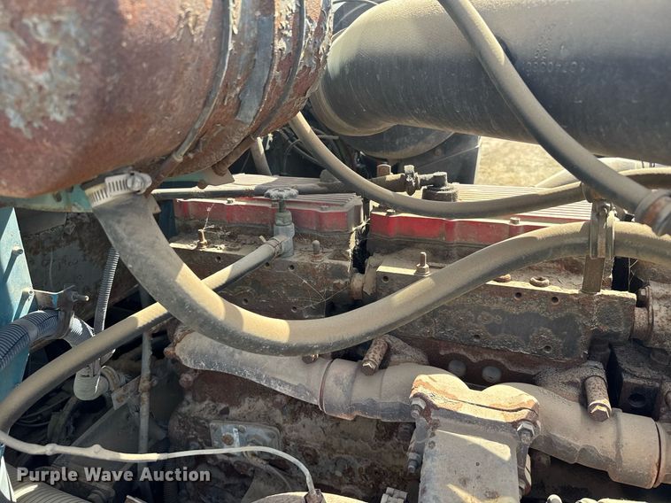 image for item EG6190 1996 International 9300 Eagle semi truck