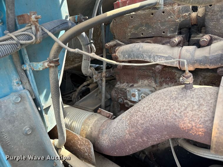 image for item EG6190 1996 International 9300 Eagle semi truck