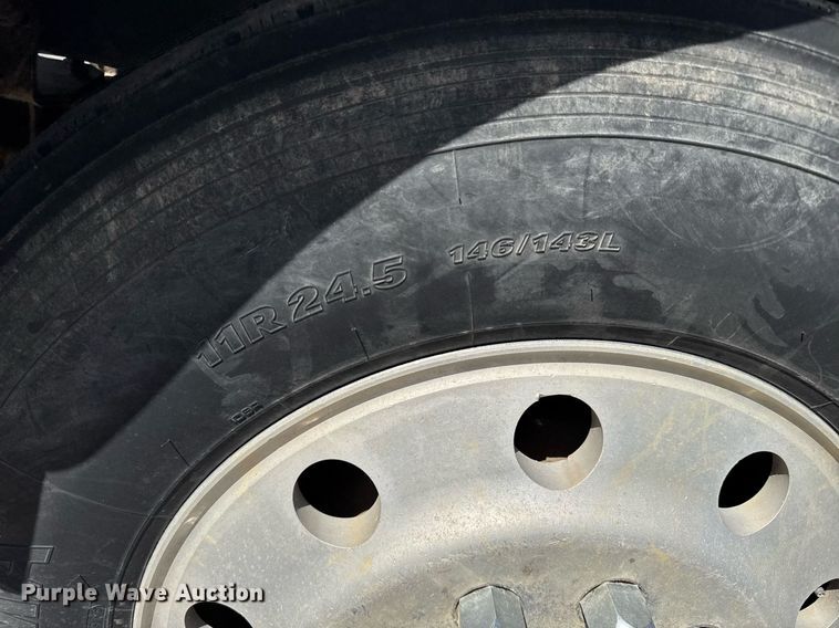 image for item EG6190 1996 International 9300 Eagle semi truck