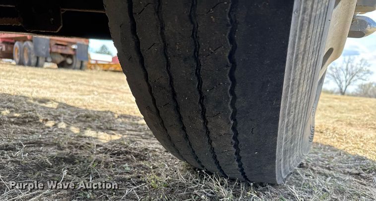 image for item EG6190 1996 International 9300 Eagle semi truck