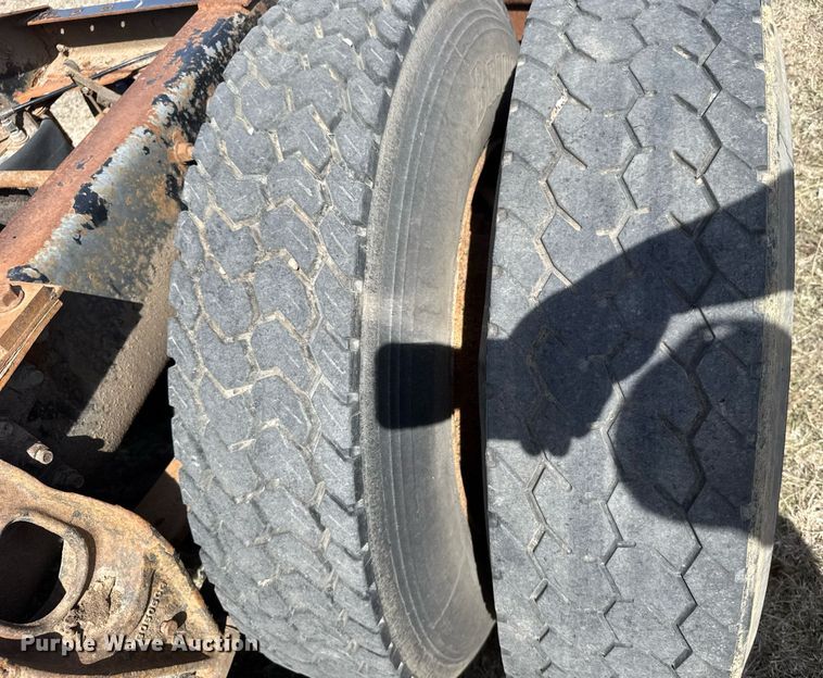 image for item EG6190 1996 International 9300 Eagle semi truck