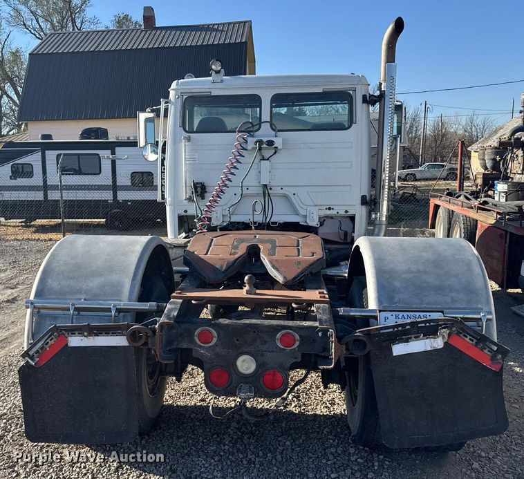 image for item EG6268 2003 Freightliner FL70 semi truck