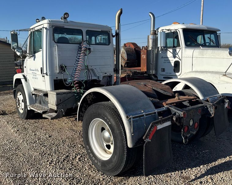 image for item EG6268 2003 Freightliner FL70 semi truck