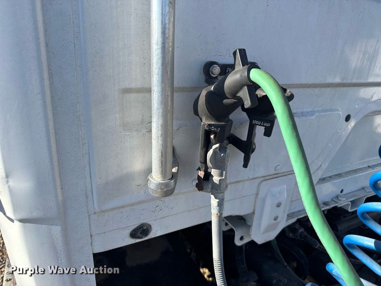 image for item EG6268 2003 Freightliner FL70 semi truck