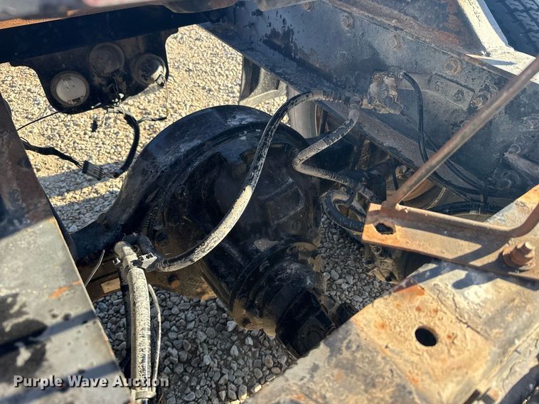 image for item EG6268 2003 Freightliner FL70 semi truck