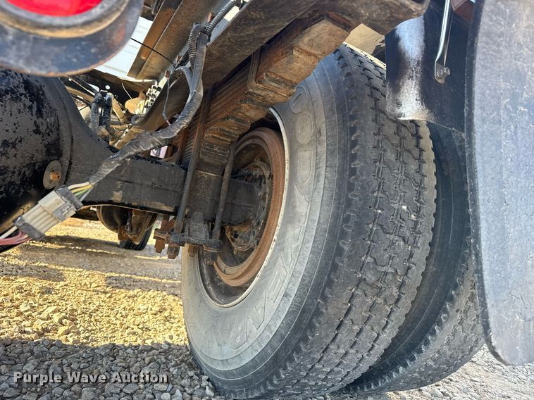 image for item EG6268 2003 Freightliner FL70 semi truck