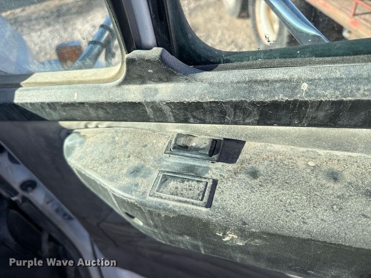 image for item EG6268 2003 Freightliner FL70 semi truck