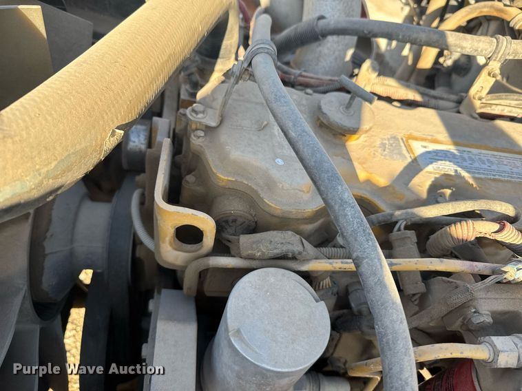 image for item EG6268 2003 Freightliner FL70 semi truck