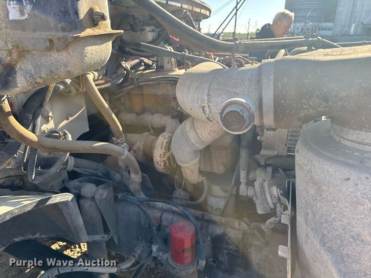 image for item EG6268 2003 Freightliner FL70 semi truck