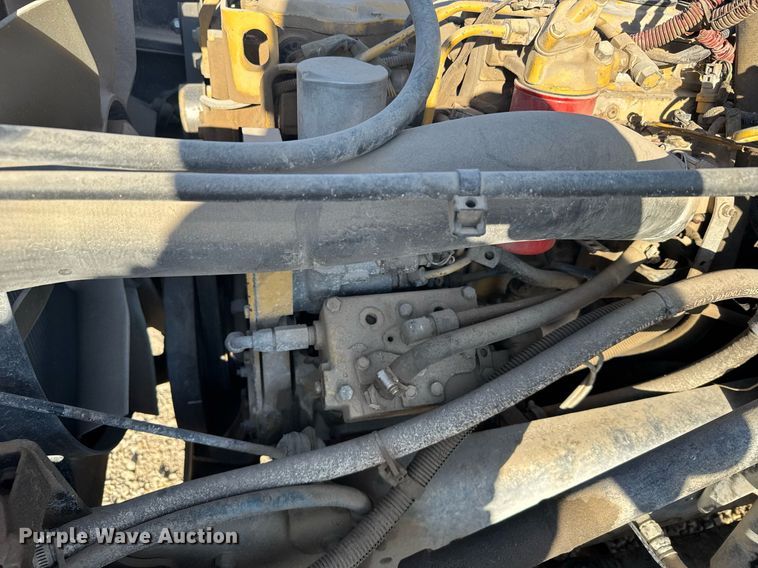 image for item EG6268 2003 Freightliner FL70 semi truck